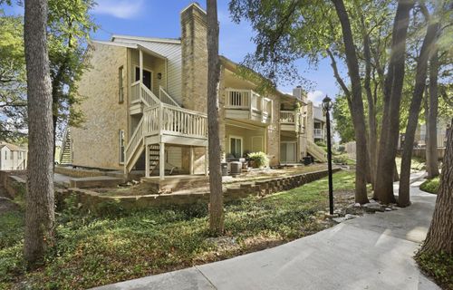 1402-2450 Wickersham Ln, Austin, TX, 78741-4756 | Card Image