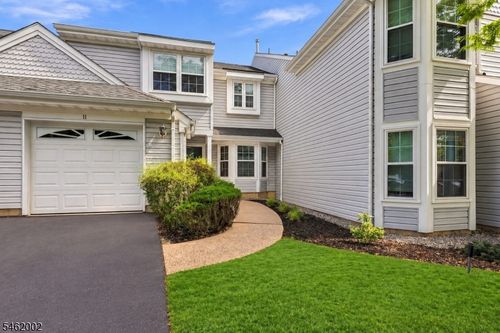 11 Vreeland Ct, Sayreville, NJ, 08872-2707 | Card Image