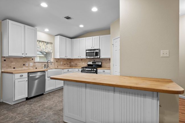 Kitchen | Image 23