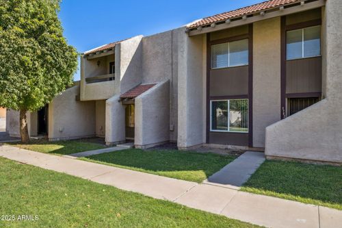 5742 N 43rd Dr, Glendale, AZ, 85301-6323 | Card Image