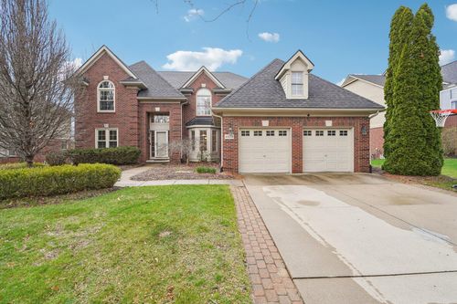 41038 Scarborough Ln, Novi, MI, 48375-2889 | Card Image