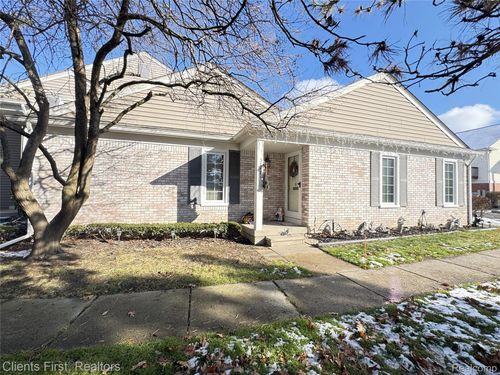 33-37421 Stonegate Cir, Clinton Township, MI, 48036-2965 | Card Image