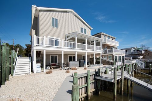 20 Edgewater Dr, TUCKERTON, NJ, 08087-2808 | Card Image