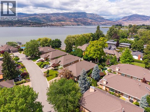 4-2368 Abbott St, Kelowna, BC, V1Y9G7 | Card Image