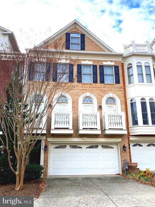 21-1824 Fonthill Ct, MCLEAN, VA, 22102-4788 | Card Image