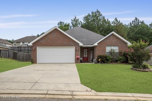 33 Charleston Way, Hattiesburg, MS, 39402-7553 | Card Image