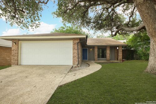 114 Crystal Cyn, Universal City, TX, 78148-4033 | Card Image