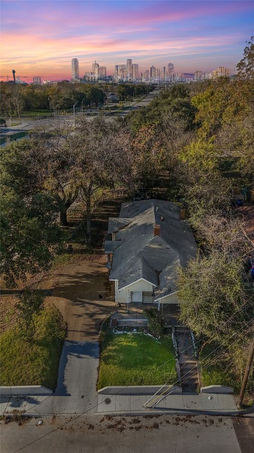 2211 Romine Ave, Dallas, TX, 75215-3750 | Card Image