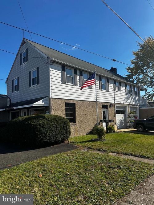 659 N Main St, DOYLESTOWN, PA, 18901-3924 | Card Image