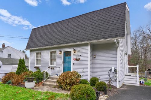 253 Porter Ave, Middlebury, CT, 06762-2614 | Card Image