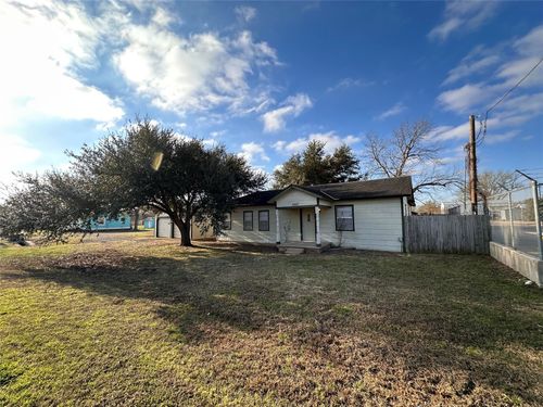 3997 Fm 535, Red Rock, TX, 78662-6204 | Card Image