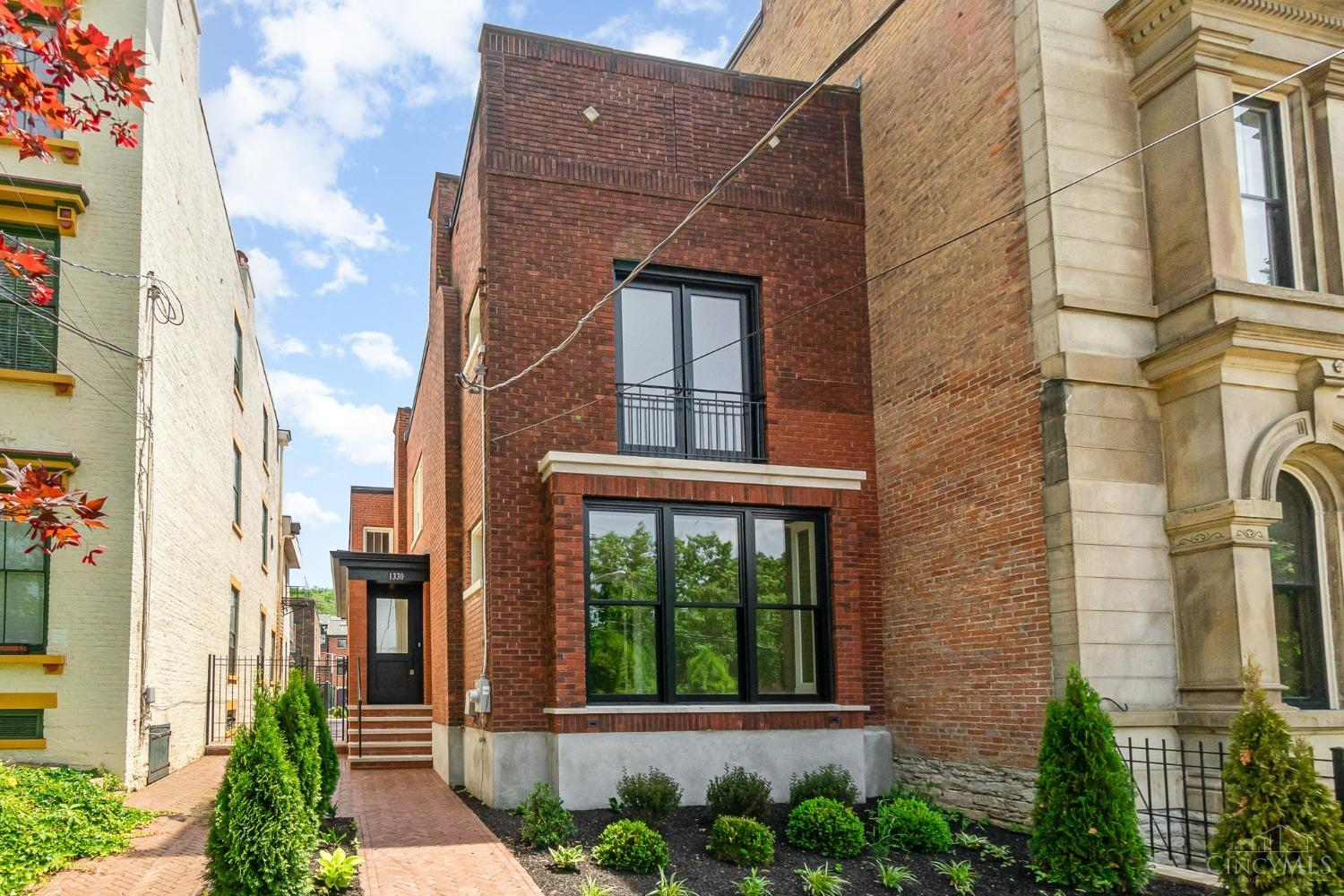 Broadway St, Cincinnati, OH 45202