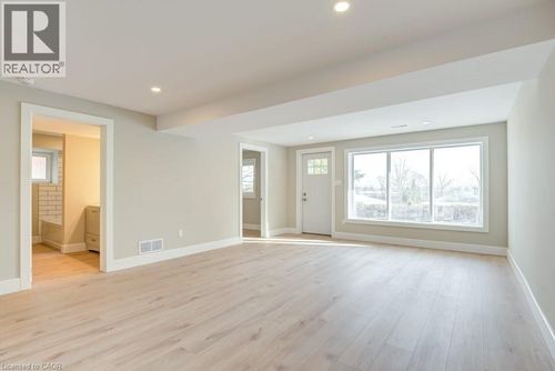 lower-155 Doon Rd, Kitchener, ON, N2G3E1 | Card Image