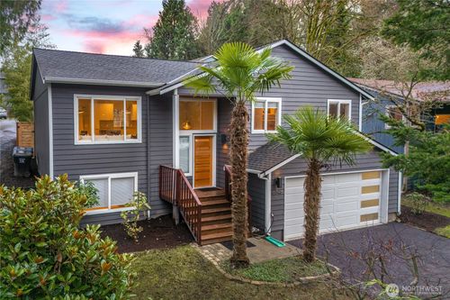6346 24th Ave Sw, Seattle, WA, 98106-1656 | Card Image