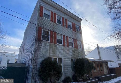 818 E Railroad St, MAHANOY CITY, PA, 17948-2940 | Card Image