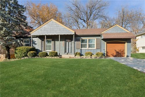 10106 W 91st St, Overland Park, KS, 66212-4703 | Card Image