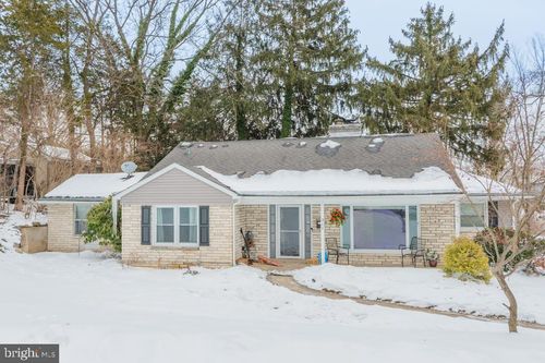 311 Lynoak Ave, READING, PA, 19607-1356 | Card Image