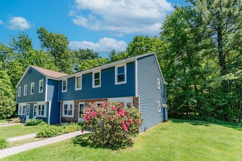 111 Stonegate Ln, Derry, NH, 03038-2571 | Card Image