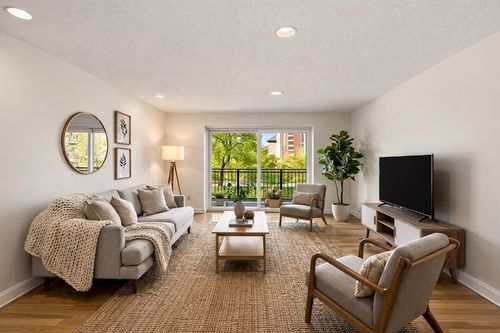16-15 Francis St, Brookline, MA, 02446 | Card Image
