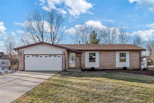 319 Sunrise Boulevard, Ballwin, MO, 63021 | Card Image