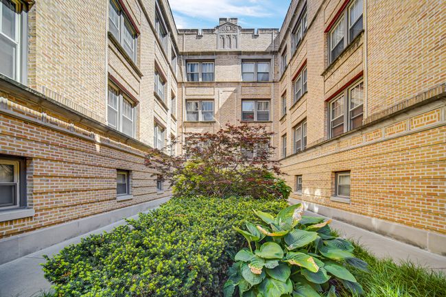 1N - 1358 W Greenleaf Avenue, Condo with 2 bedrooms, 1 bathrooms and null parking in Chicago IL | Image 19