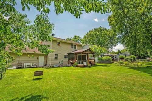 5626 Rustic Woods Dr, Madison, WI, 53716-2448 | Card Image