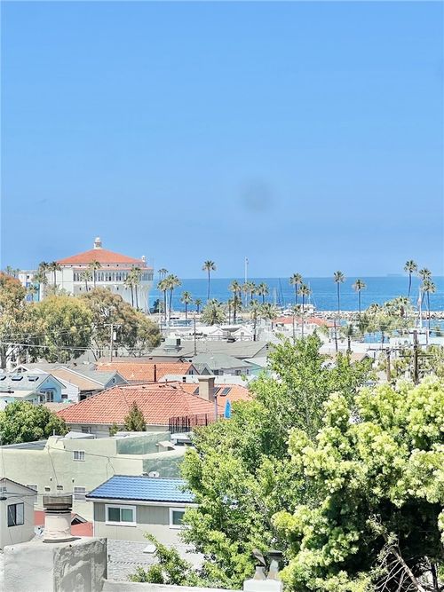 43-350 Clemente Ave, Avalon, CA, 90704-3230 | Card Image