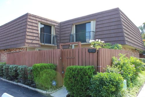 3910 Louis Dr, Lake Worth, FL, 33461-3201 | Card Image