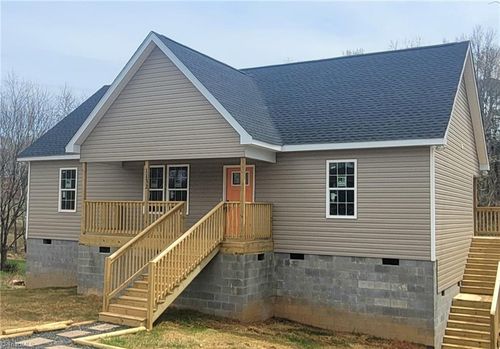 1132 Irving Ave, Eden, NC, 27288-5556 | Card Image