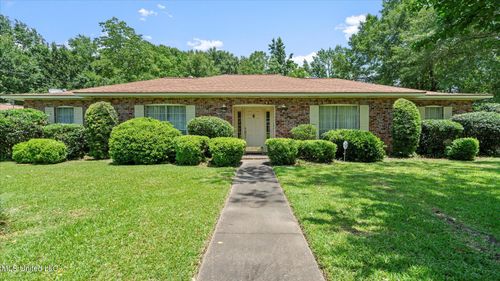 1212 Marie St, Hattiesburg, MS, 39402-2827 | Card Image