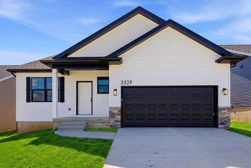 3329 Lincolnshire Rd, Waterloo, IA, 50701-7700 | Card Image