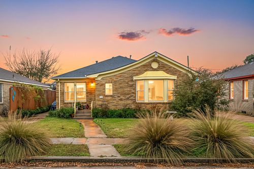 4901 Wharton Dr, Galveston, TX, 77551-4578 | Card Image