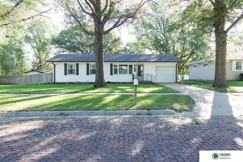 901 S Hutchins Avenue, York, NE, 68467 | Card Image