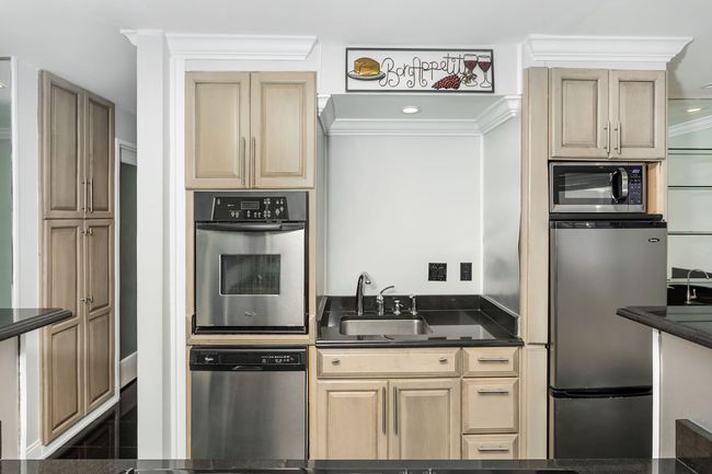 APT-1811 - 8200 E Jefferson Ave, Condo with 1 bedrooms, 1 bathrooms and null parking in Detroit MI | Image 20