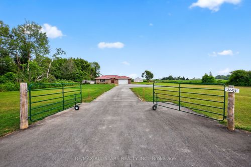 22429 Kennedy Rd, Queensville, ON, L0G1R0 | Card Image