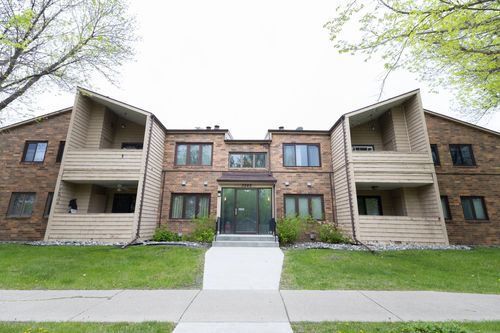 103-3245 17th Ave S, Fargo, ND, 58103-4529 | Card Image