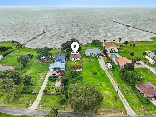 10518 Ocean Dr, Beach City, TX, 77523-9238 | Card Image