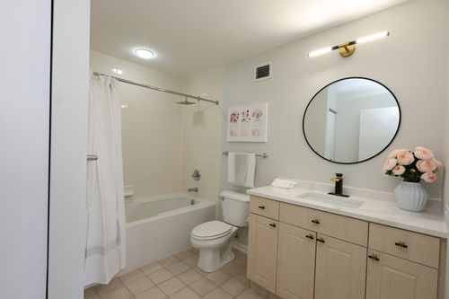 apt-602-330 N Jefferson St, Chicago, IL, 60661-1192 | Card Image