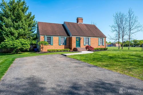 27 Vermont Ave, Franklin Park, NJ, 08823-1227 | Card Image
