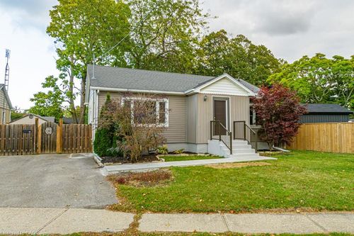 a-14 Woodbine Ave, Saint Catharines, ON, L2N3N3 | Card Image
