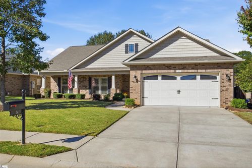 3 Moonlit Dr, Greenville, SC, 29605-6460 | Card Image