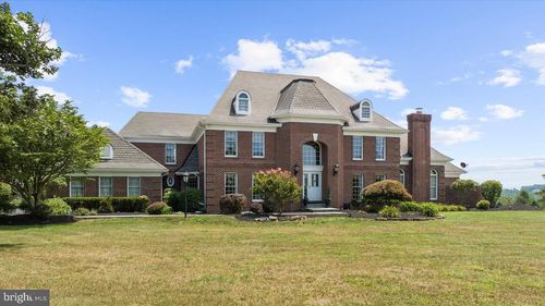 4303 W Wyndemere Cir, Schnecksville, PA, 18078-3537 | Card Image