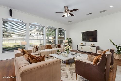 501 Crown Colony Dr, Lufkin, TX, 75901-7715 | Card Image