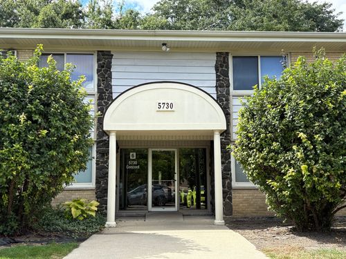 apt-3-5730 Concord Ln, Clarendon Hills, IL, 60514-1650 | Card Image