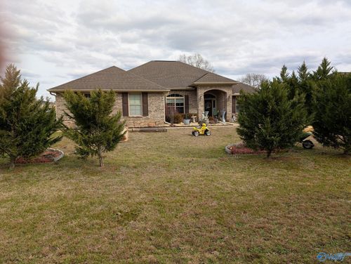 100 Old Bridle Way, Owens Cross Roads, AL, 35763-7809 | Card Image