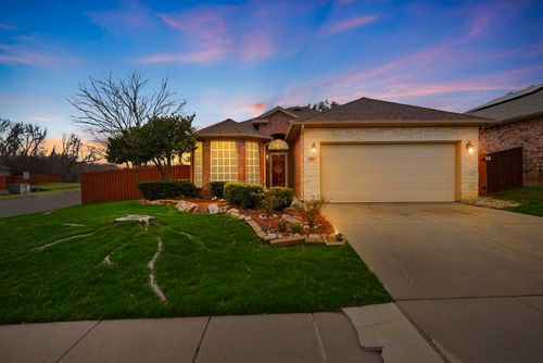 5501 Penwell Dr, Fort Worth, TX, 76135-1492 | Card Image