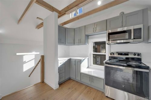 150 Bedford Rd, North Castle, NY, 10504-1818 | Card Image