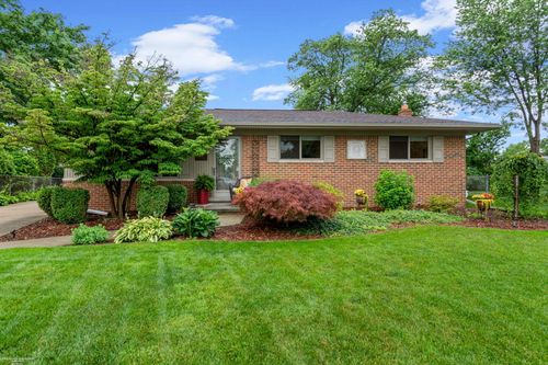 41563 Cimarron St, Clinton Township, MI, 48038-1814 | Card Image