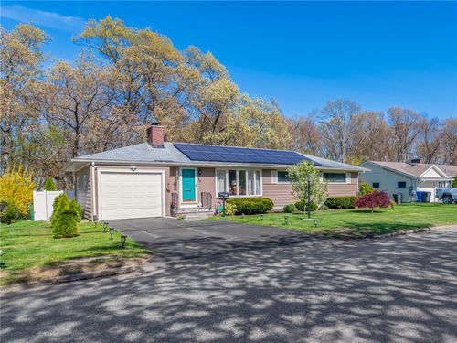 29 Sweetbriar Dr, Cranston, RI, 02920-3525 | Card Image