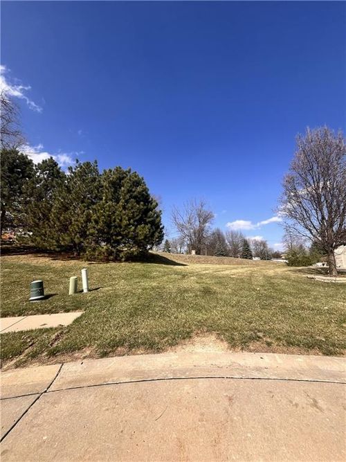 4113 Hidden Valley Dr, Saint Joseph, MO, 64506-2655 | Card Image